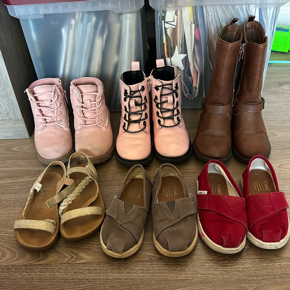 Toddler Girls Shoes Boots TOMS 6T 7T and 8T